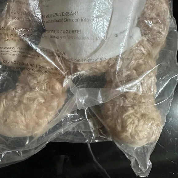 Emirates Airlines Collectible Teddy Bear In "I ❤️ Emirates" Shirt By Schäfer Toy - Picture 8 of 9